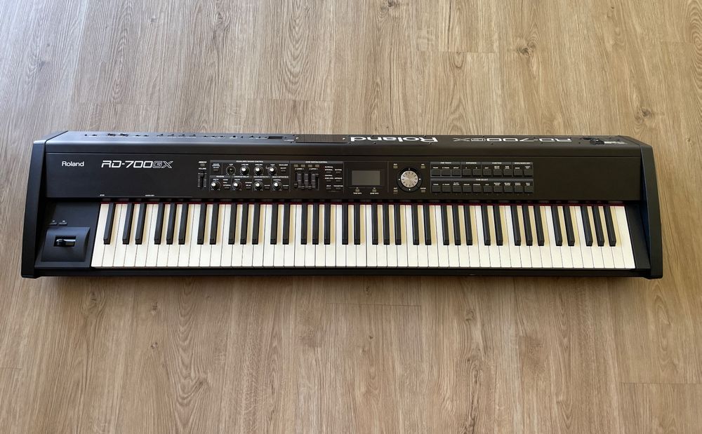 Синтезатор Roland RD-700GX